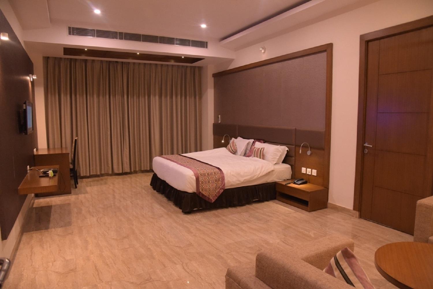 Hotel Krishna Palace, Ayodhya 外观 照片