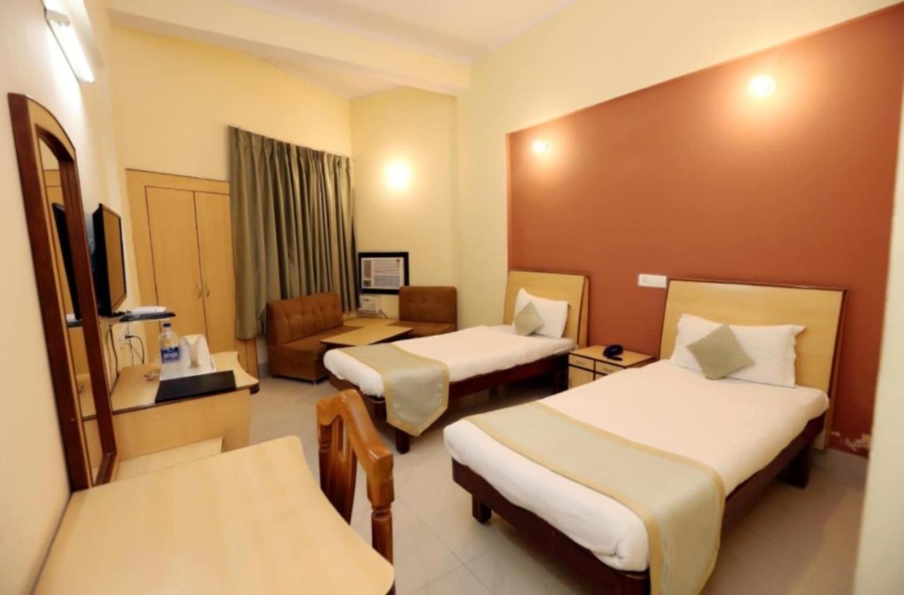 Hotel Krishna Palace, Ayodhya 外观 照片