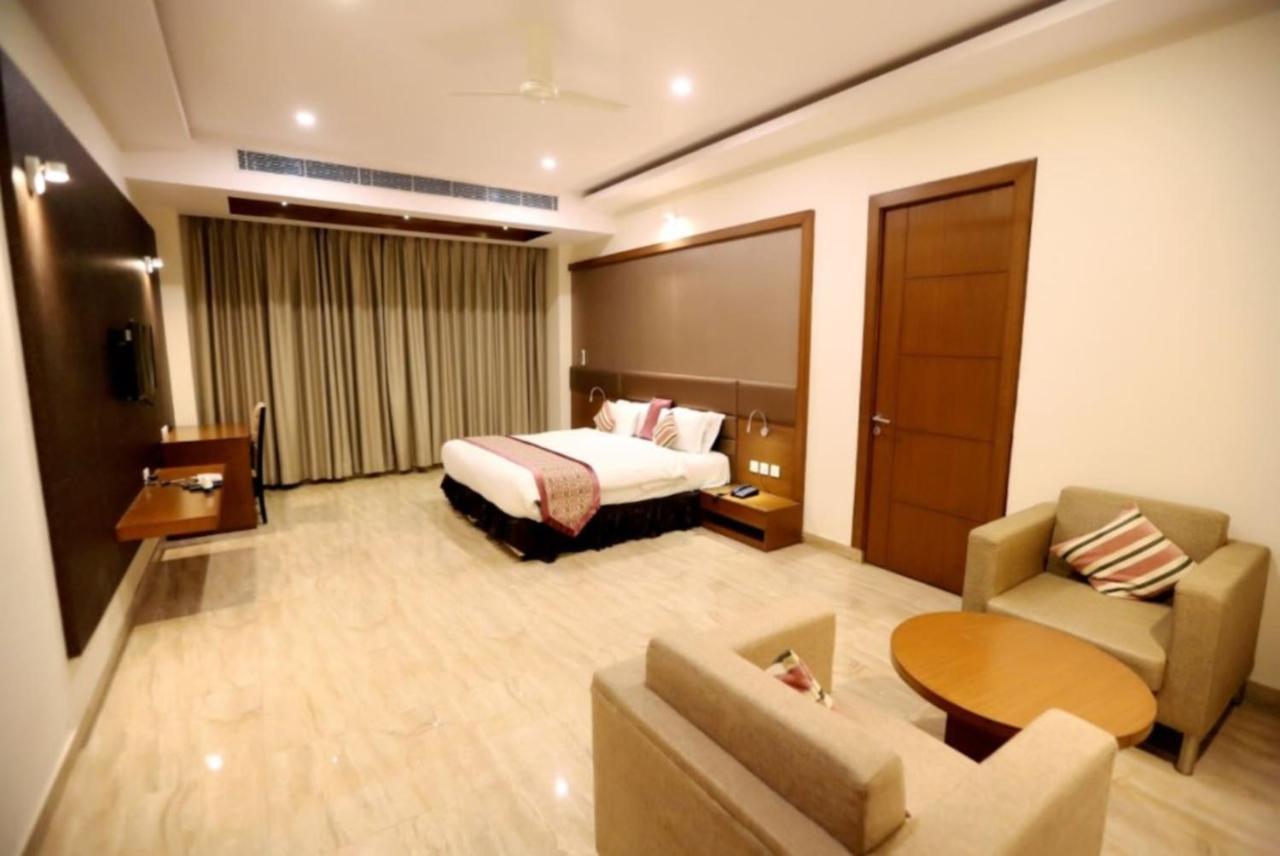 Hotel Krishna Palace, Ayodhya 外观 照片